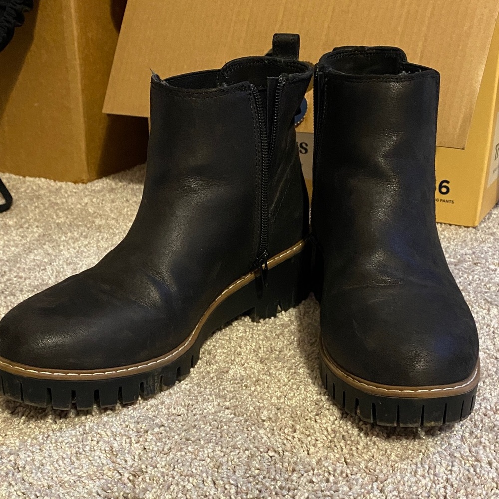 Very G Black Ankle Boots